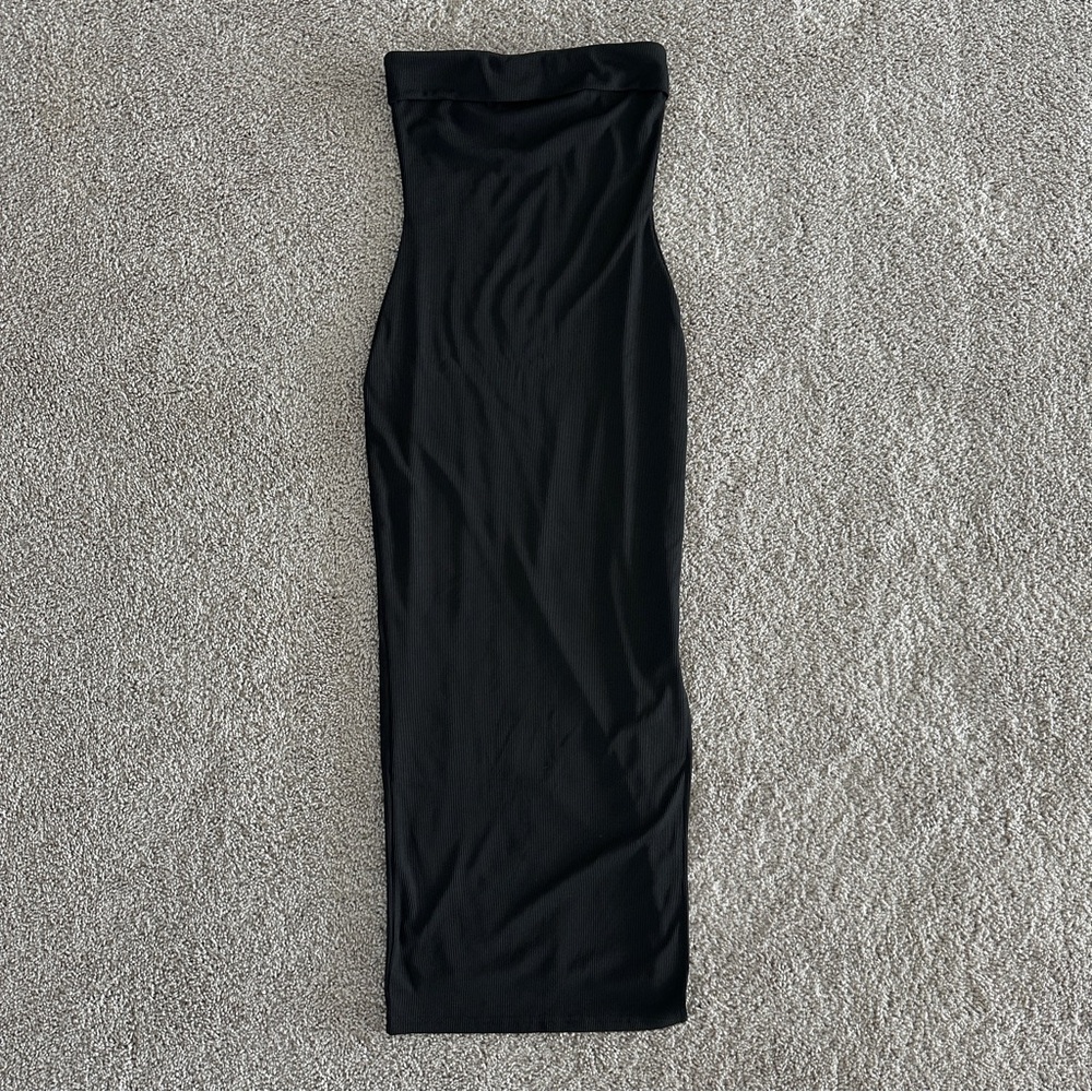 PRETTY GARDEN— Black bodycon maxi tube dress